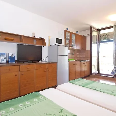 Daire Fuer 4 Personen Ca 32 Qm In Segotici, Istrien Suedkueste Von Istrien